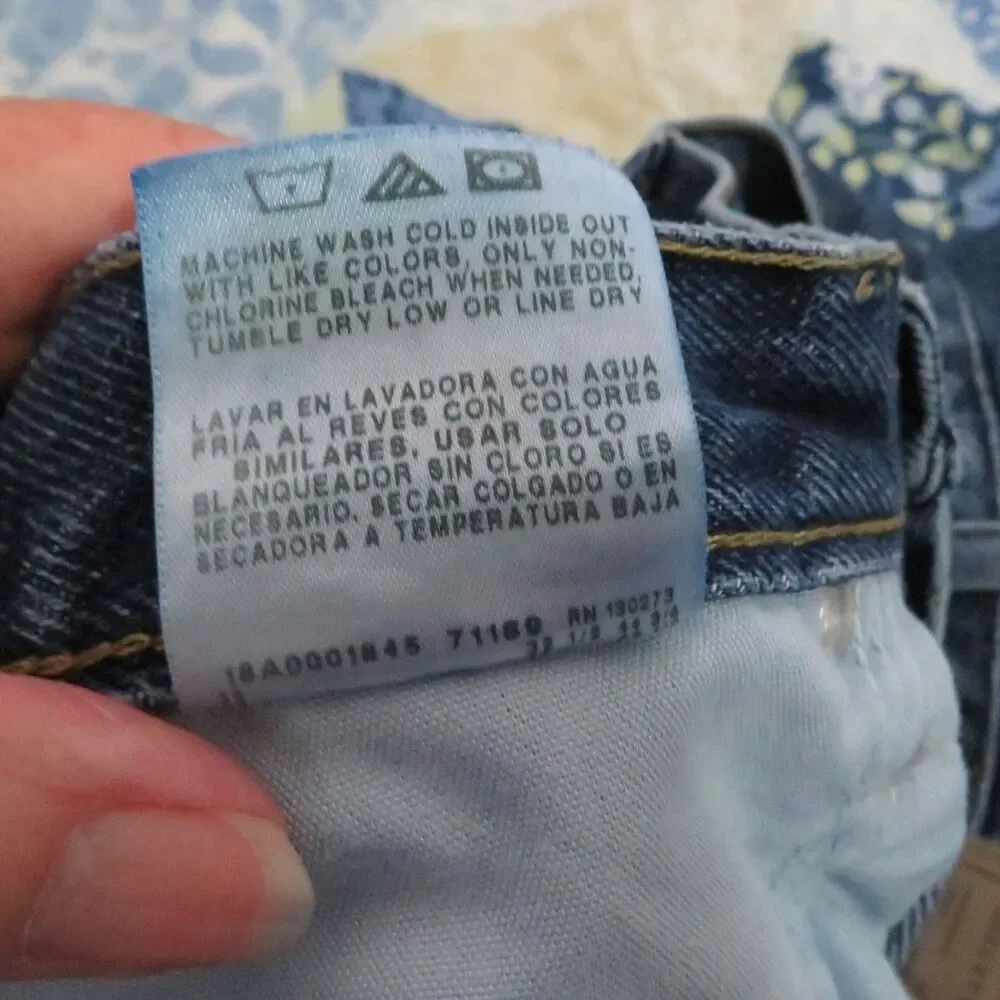 Wrangler Blue Jeans Mens Regular Fit 33x32 Medium Wash Straight Leg Casual
